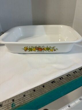 CorningWare Spice of Life lasagna pan featuring  "L'Echalote" vegetable design